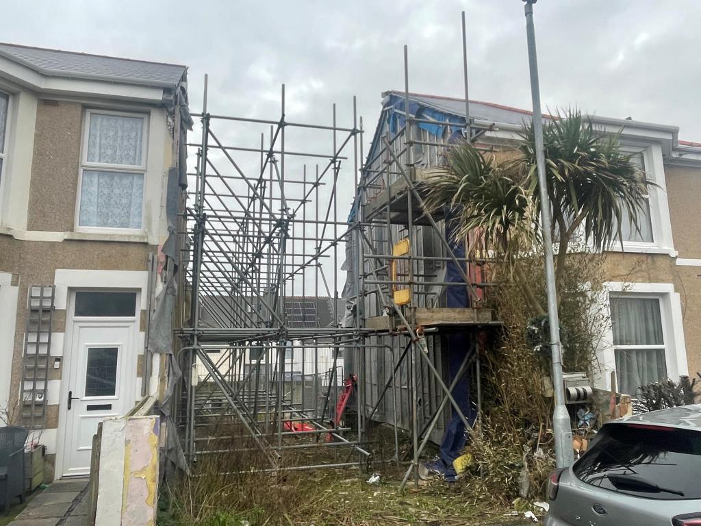 Lot: 88 - LAND WITH PLANNING - Land with scaffolding in place